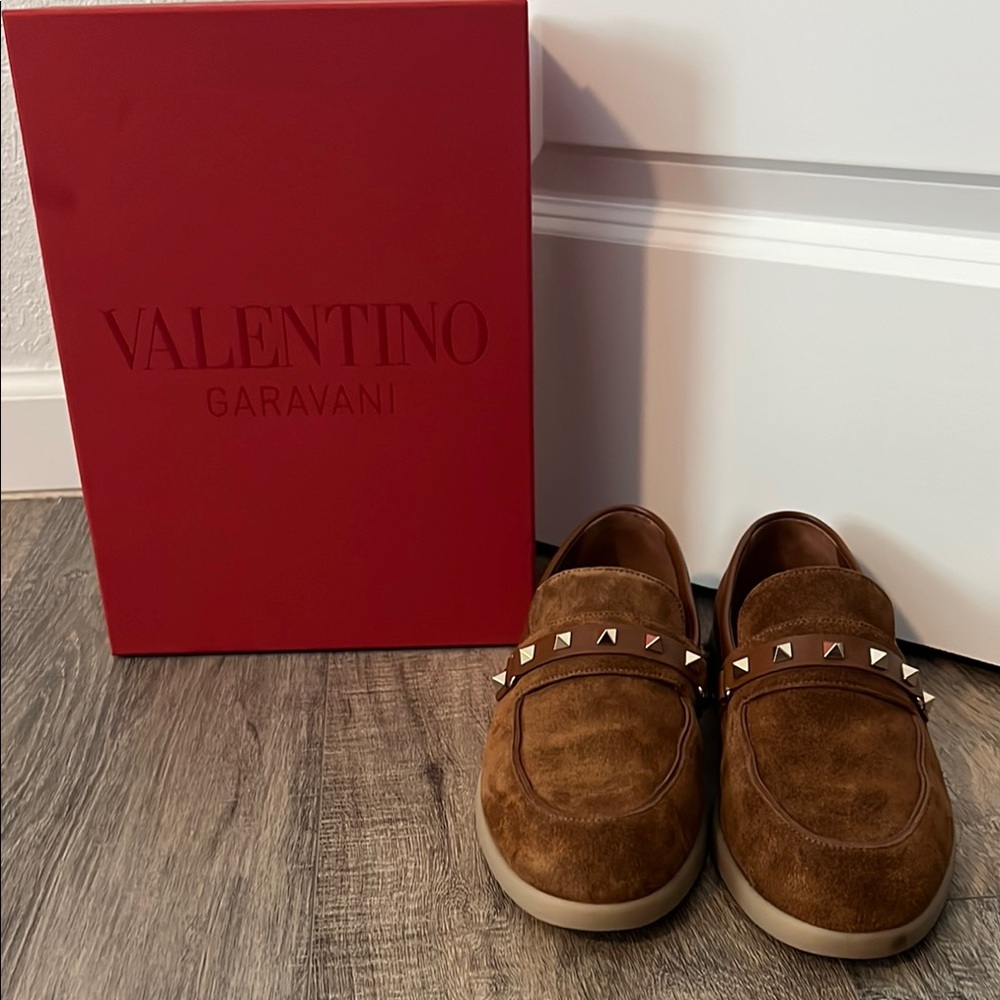 Valentino Garavani Brown Loafers with Signature Rockstud Detailing